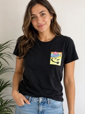Old Navy Everywhere Graphic T-Shirt women’s Size Medium Black NWT
